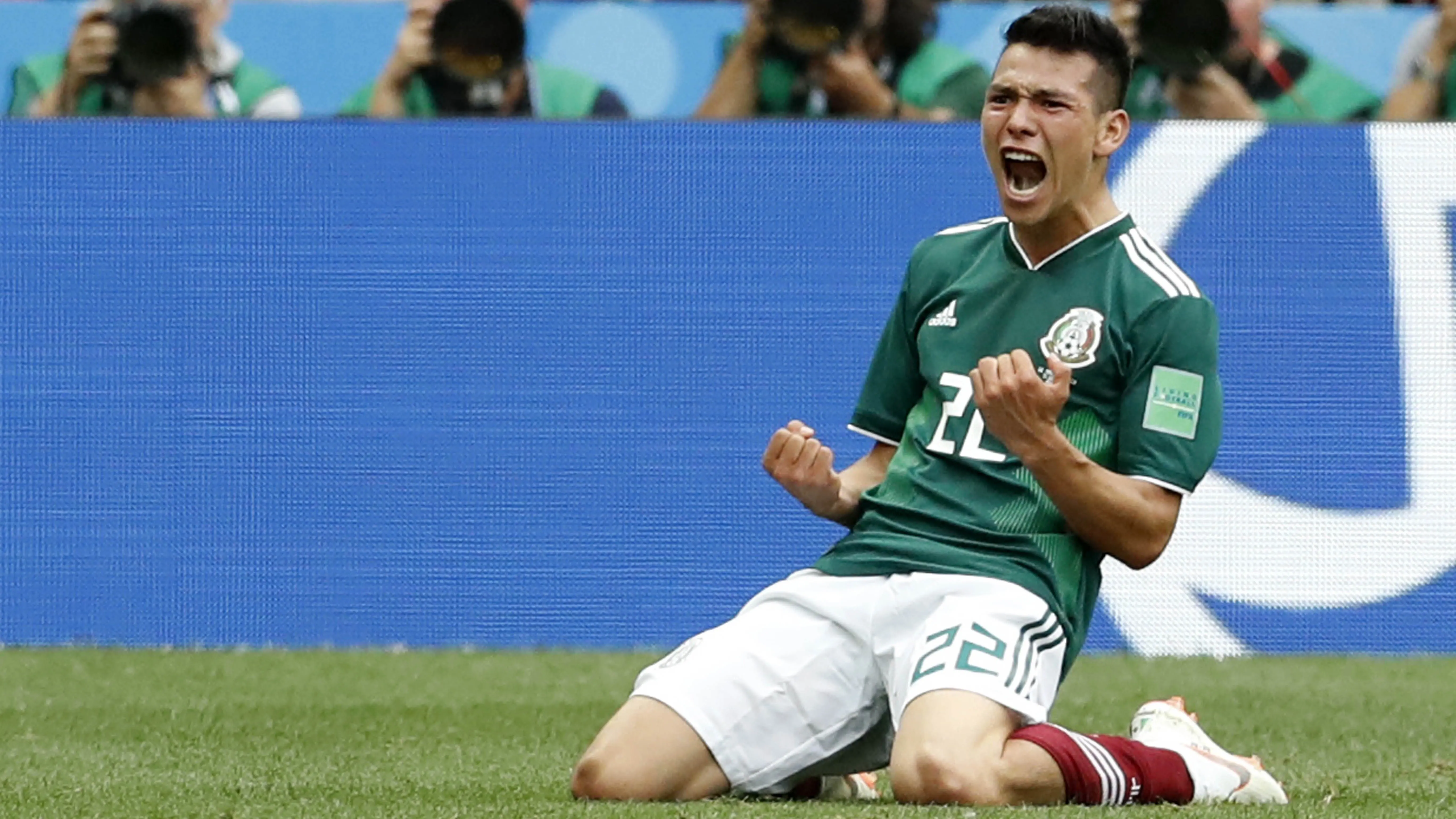 3. Hirving Lozano (Meksiko) - Pemain 22 tahun ini sukses mempecundangi juara bertahan Jerman lewat gol tunggalnya. Kecepatan serta kekuatan fisik menjadikanya sebagai senjata timnas Meksiko untuk membongkar pertahanan lawan. (AP/Antonio Calanni)