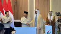 Presiden Prabowo Subianto berjabat tangan dengan Presiden Uni Emirat Arab (UEA), Sheikh Mohamed bin Zayed Al Nahyan (MBZ) (Lizsa Egeham/Liputan6.com)
