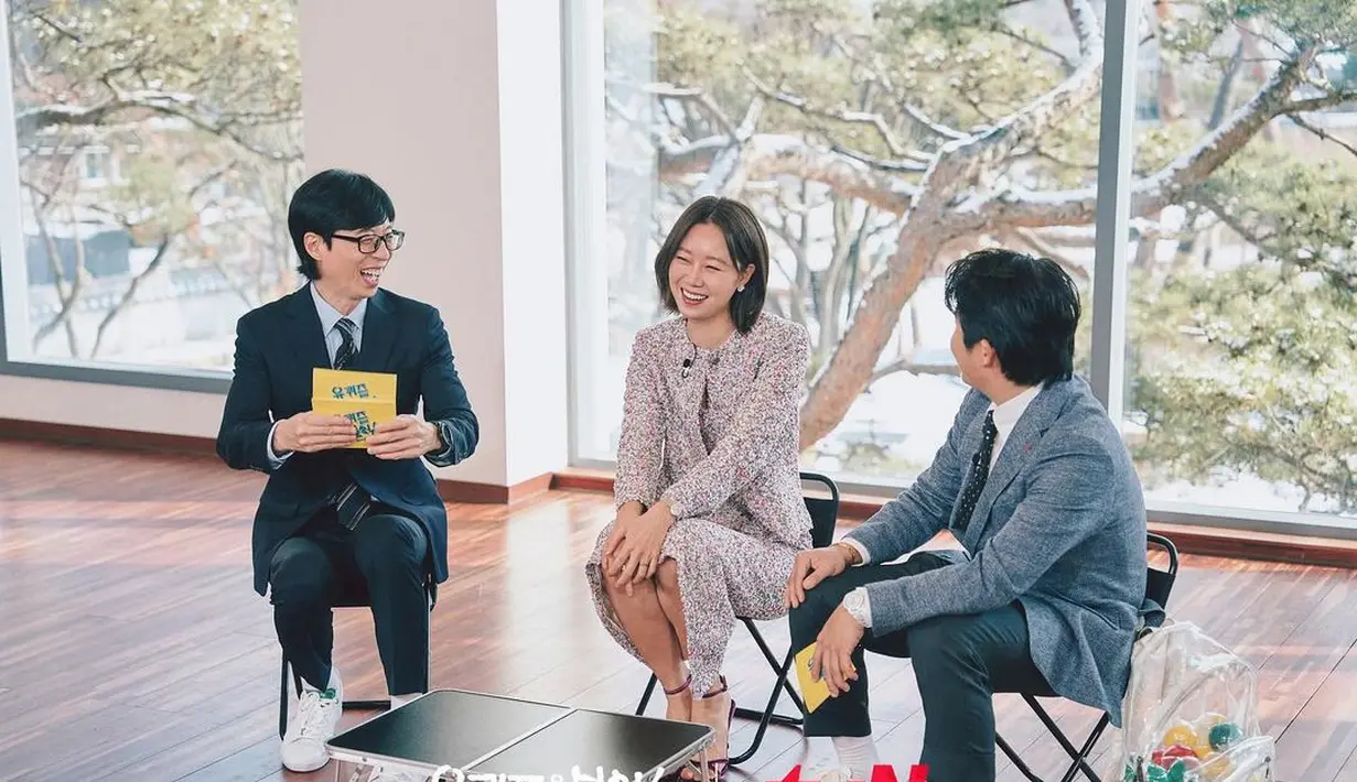 Gong Hyo Jin merasa bahwa hubungannya dengan Kevin Oh masih seperti pasangan pengantin baru. Itu karena mereka dapat menyesuaikan diri satu sama lain dengan baik. (Foto: tvN You Quiz on the Block)