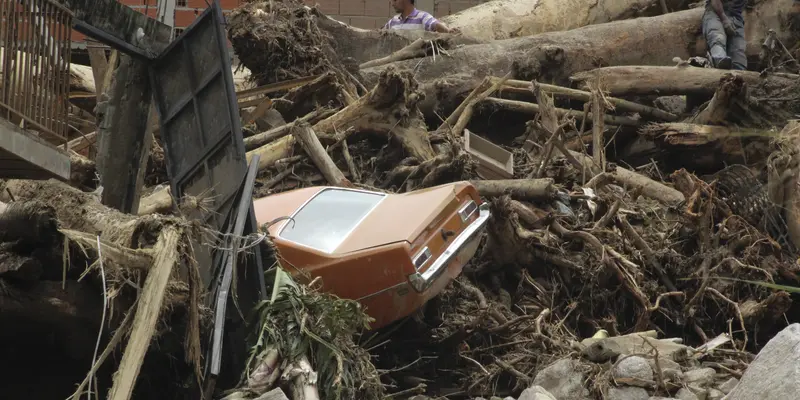 Sisa-Sisa Banjir Bandang di Venezuela