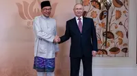Anwar Ibrahim dan Putin Bertemu, Bahas Penerbangan Langsung hingga Sawit