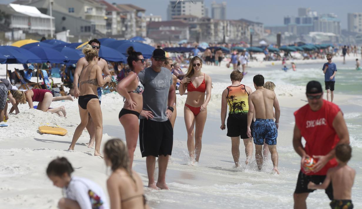 FOTO: 9 Orang Tewas Akibat COVID-9 di AS, Pantai Florida Tetap