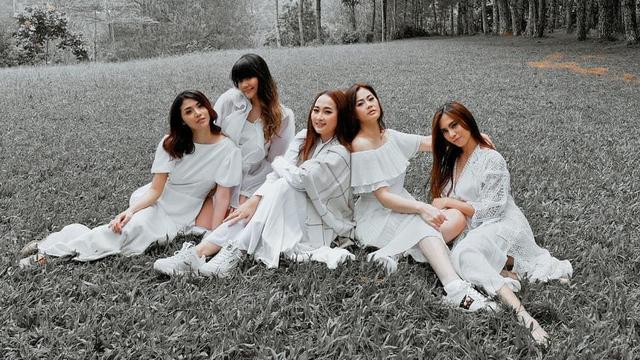<span>Momen Reuni Grup Musik Tanah Air. (Sumber: Instagram/pj7icons.official)</span>