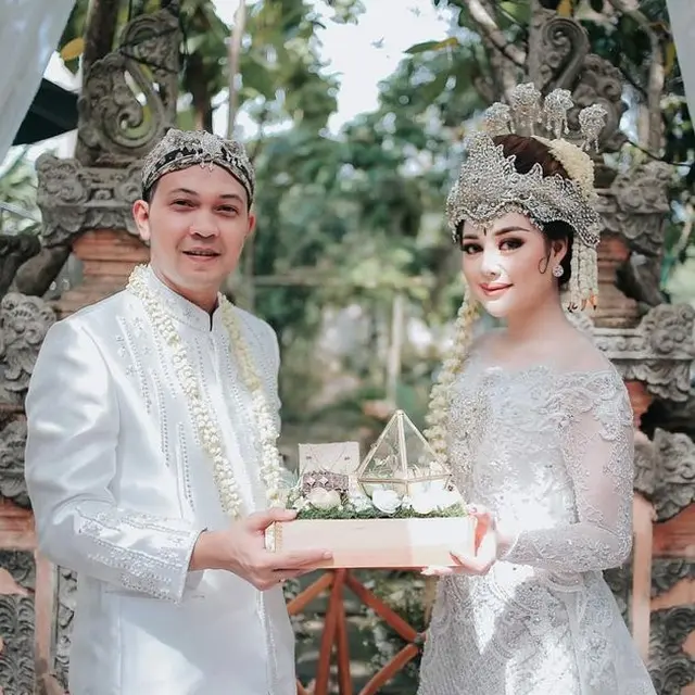 7 Potret Pernikahan Ryan Mantan Zaskia Gotik yang Kini Duluan Lepas Masa Lajang