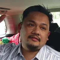 Meski sudah meminta maaf pada Ahmad Dhani, namun farhat Abbas tetap akan mengawasi Dhani agar memenuhi janjinya terhadap keluarga korban.