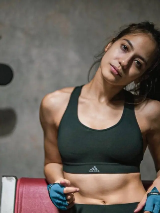 7 Potret Pevita Pearce dengan Perut Six Pack yang Tuai Sorotan Netizen