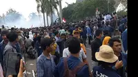 Demo Mahasiswa di Depan Gedung DPRD NTB. (Liputan6.com/Hans Bahanan)