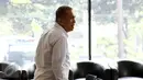 Mantan Ketua Komisi II DPR periode 2009-2014 Chairuman Harahap saat di gedung KPK untuk menjalani pemeriksaan di Jakarta, Selasa (11/10). Politisi itu diperiksa terkait kasus korupsi pengadaan KTP Elektronik tahun 2011-2012. (Liputan6.com/Helmi Affandi)