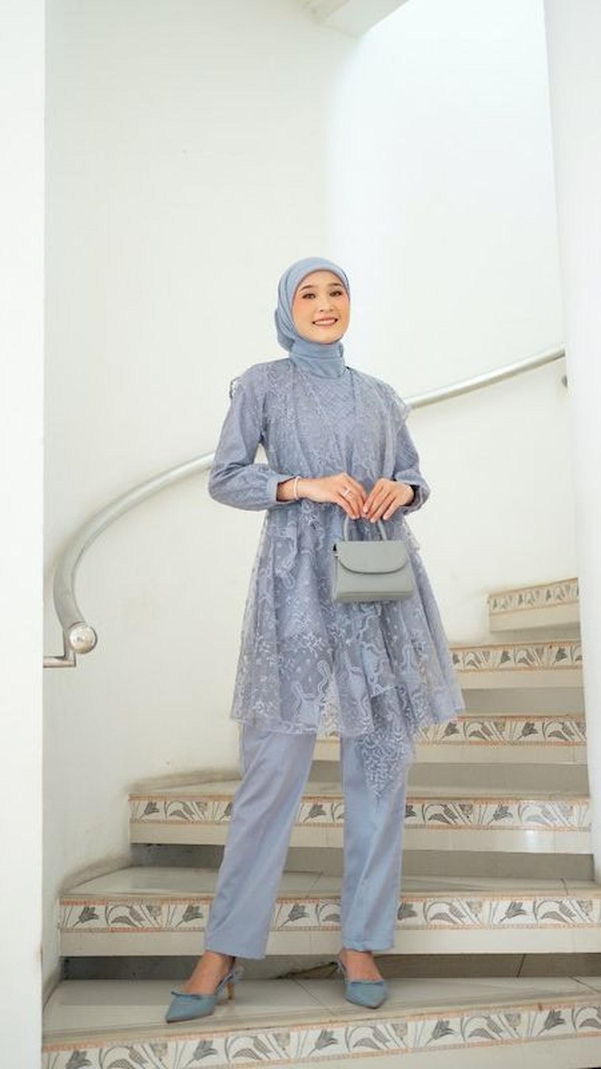 <b>Almahyralooks One Set Celine</b>