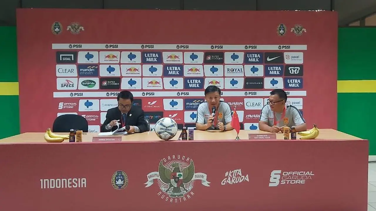 Pelatih Timnas China U-19, Cheng Yaodong.