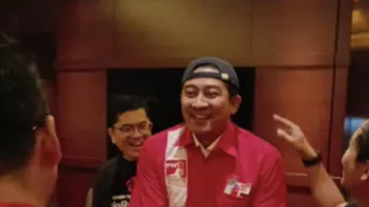 Kader PSI Bajunya Kayak Petugas SPBU, Sosoknya Tak Sembarangan Menantu Presiden Ke-4