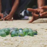 Mainan tradisional ini bakal bikin milenials rindu masa kecil. (Sumber Foto: Instagram/syaniahmad08)