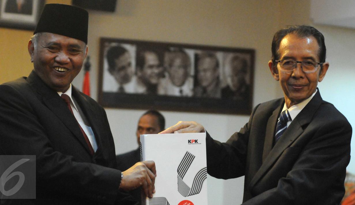 Suasana serah terima jabatan pimpinan KPK di Gedung KPK, Jakarta, Senin (21/12/2015). Agus Rahardjo dkk akan mengantikan Ruki dkk dalam memimpin KPK periode 2015-2019. (Liputan6.com/Helmi Afandi)