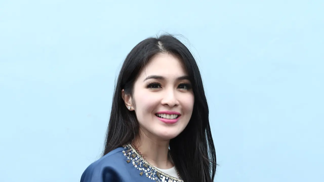 [Bintang] Sandra Dewi