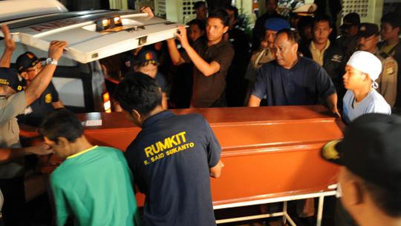 Jenazah terduga teroris tiba di RS Polri