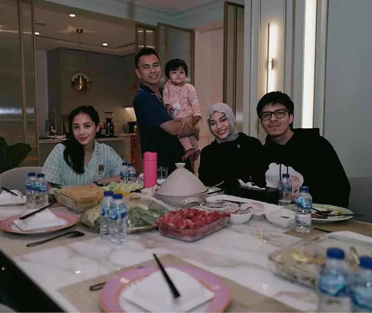 6 Potret Raffi Ahmad Sahur hingga Buka Puasa Bareng Rekan Artis, Ramadan Penuh Momen