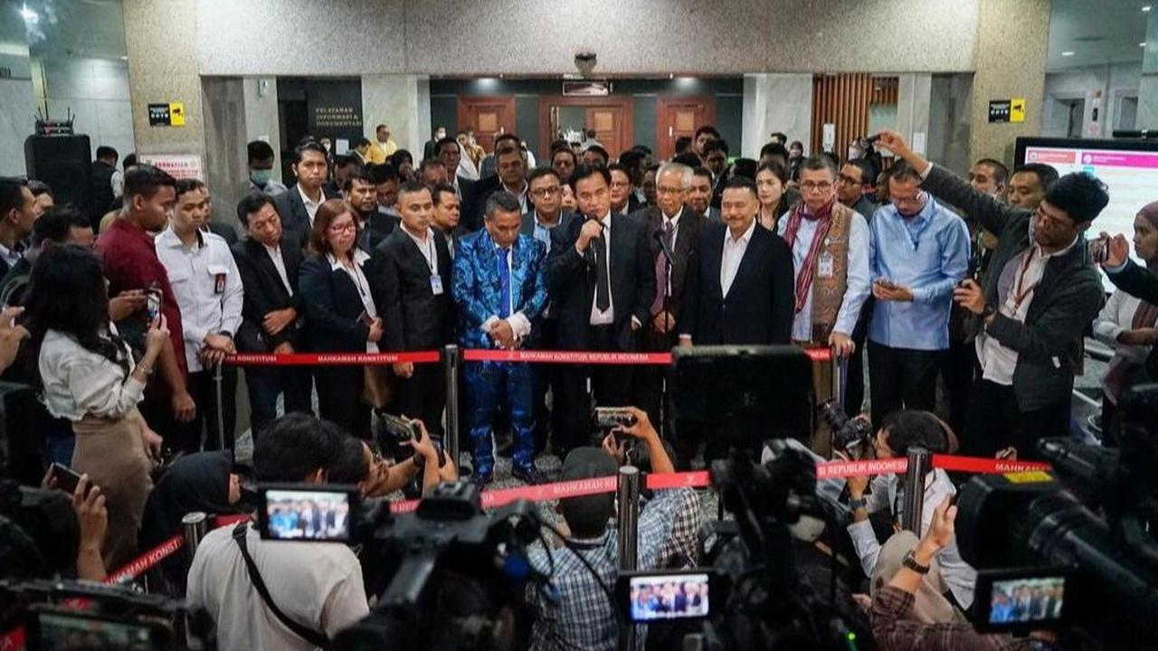 Hotman Paris Ledek Tim AMIN: Lucu Semuanya, Mereka Sangat Kacau