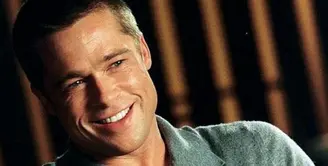 Di penghujung tahun 2016 para Brangelina (sebutan penggemar Brad Pitt dan Angelina Jolie) harus dirundung kesedihan. Pasalnya, pasangan ini memutuskan untuk bercerai dan Jolie mengajukan gugatan tersebut. (Instagram/bradpittofficial)