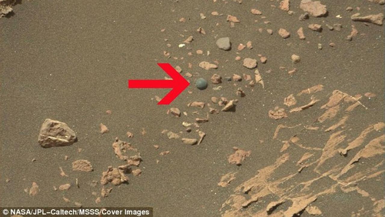 Penampakan benda mirip gundu di Planet Mars. (NASA/JPL-Caltech/MSSS)