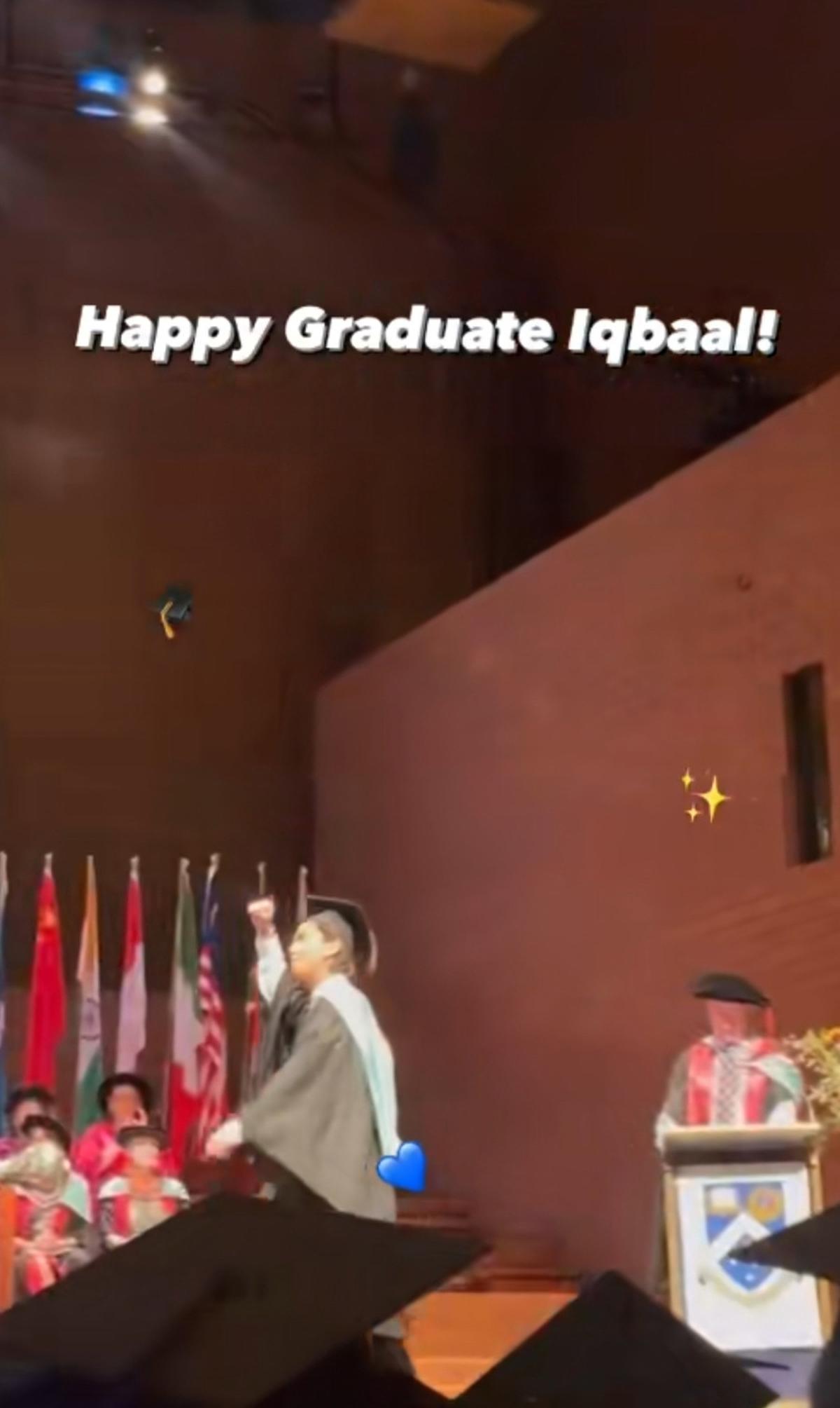 Foto Wisuda Iqbaal Viral di Media Sosial