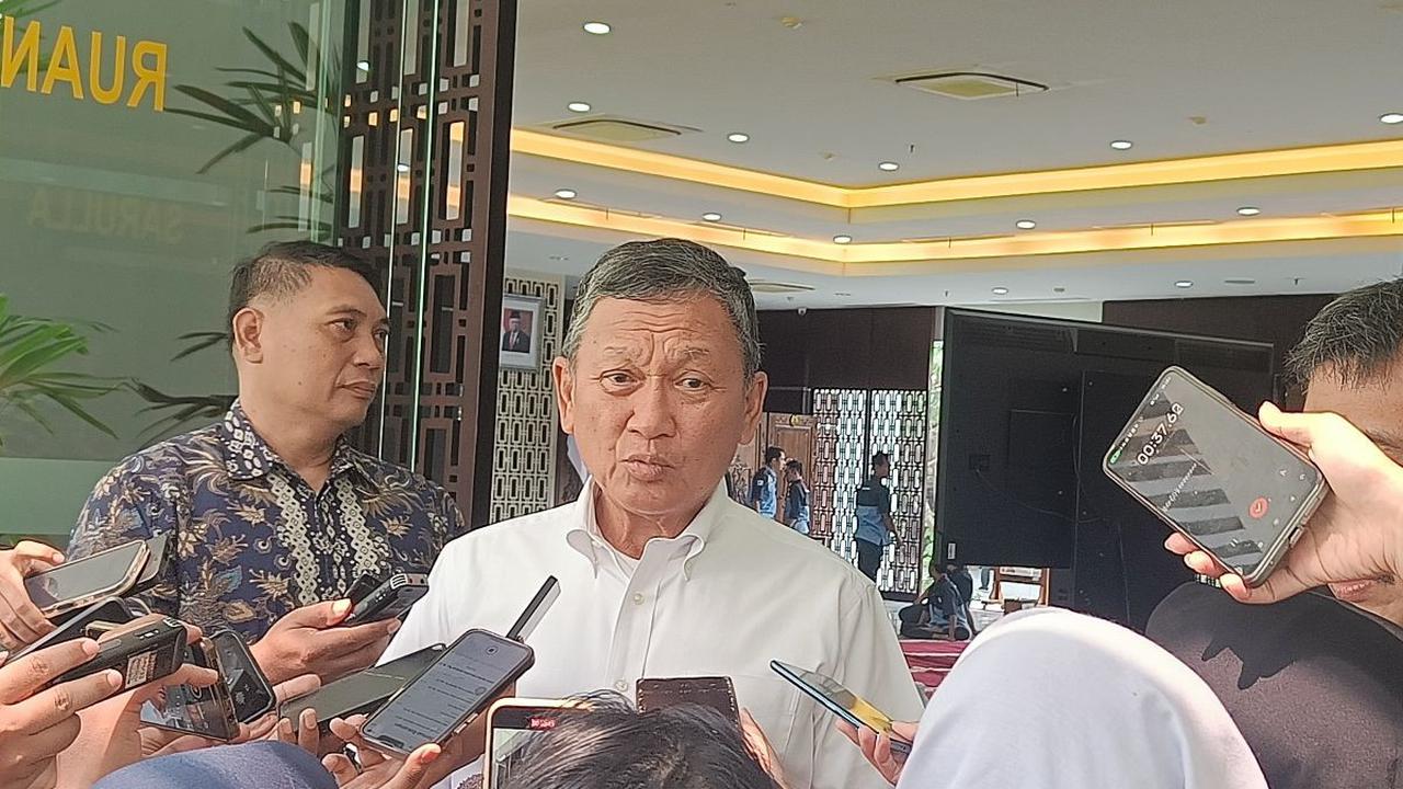 "Semuanya harus terdaftar, datanya lagi disiapin untuk bisa dipertajam lagi," ucap Arifin.<br><br>