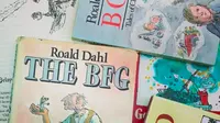 Buku-buku karya penulis buku cerita anak asal Inggris, Roald Dahl. (Dok. Instagram/@roald_dahl/https://www.instagram.com/p/B6XnA68nCrG/?utm_source=ig_web_copy_link).