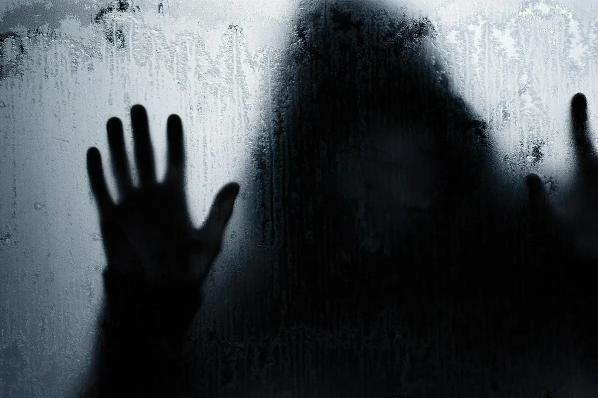 Pesan Makan Tengah Malam? Hati-hati Pengantarnya Hantu