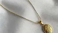 4 Model Kalung Emas Rantai Mewah dengan Sentuhan Islami, Tampil Trendy Penuh Gaya