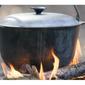 Ilustrasi memasak di tungku. (Sumber: Reserve America / Siakapkeli)