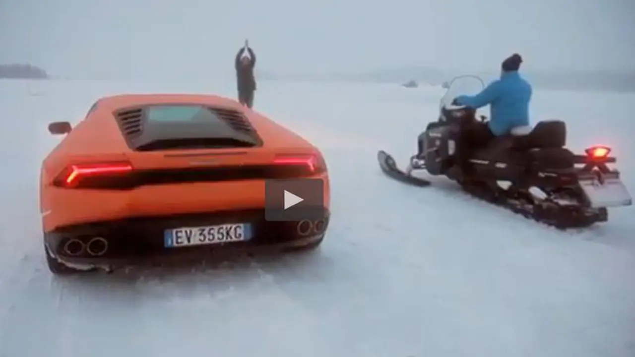 Lamborghini Lawan Mobil Salju