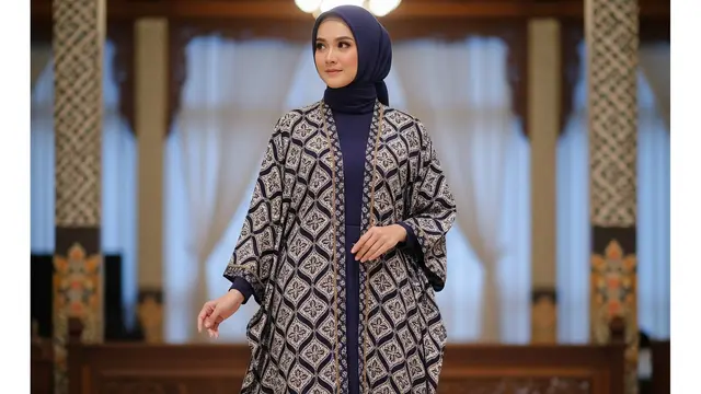 Model Outer Batik Sutra Syar’i