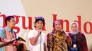 Grup band papan atas tanah air, Slank, tampil di hadapan 3000 Kepala Desa seluruh Indonesia. Marwan Jafar selaku menteri terkait pun hadir dan tak melewatkan kesempatan berkolaborasi dengan Kaka dan kawan-kawan. (Deki Prayoga/Bintang.com)