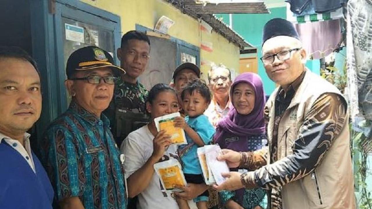 230 Warga Kurang Mampu Tangerang Terima Paket Daging Denda Haji Olahan, Solusi Gizi dan Stunting