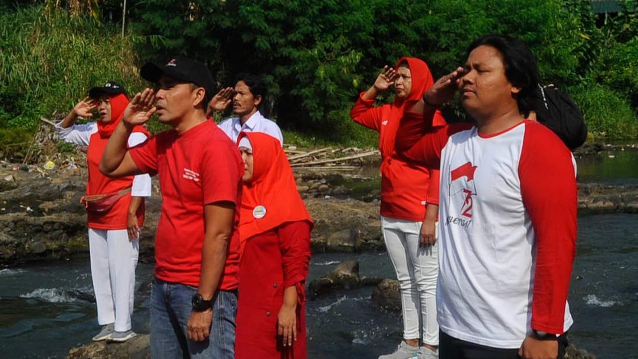 Rangkaian upacara HUT ke-78 Kemerdekaan RI di sini dimulai dari membunyikan sirine proklamator yang berlangsung dengan khidmat.