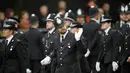Petugas kepolisian ikut mengamankan pemakaman Ratu Elizabeth II pada 19 September 2022.  (AP Photo/Markus Schreiber)