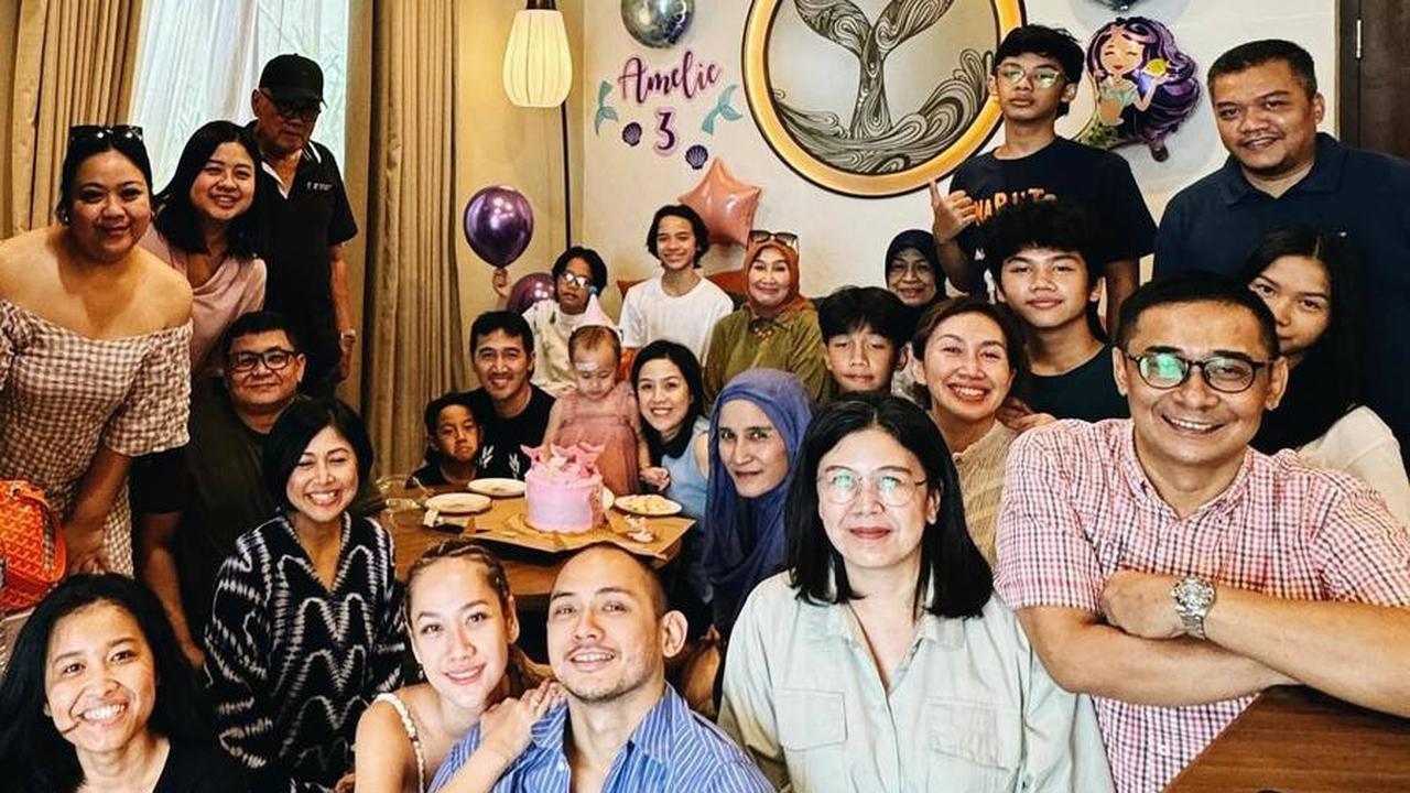 8 Foto Tiko Aryawardhana dan BCL Saat Kumpul Bersama Keluarga Besar Sebelum Bulan Ramadan