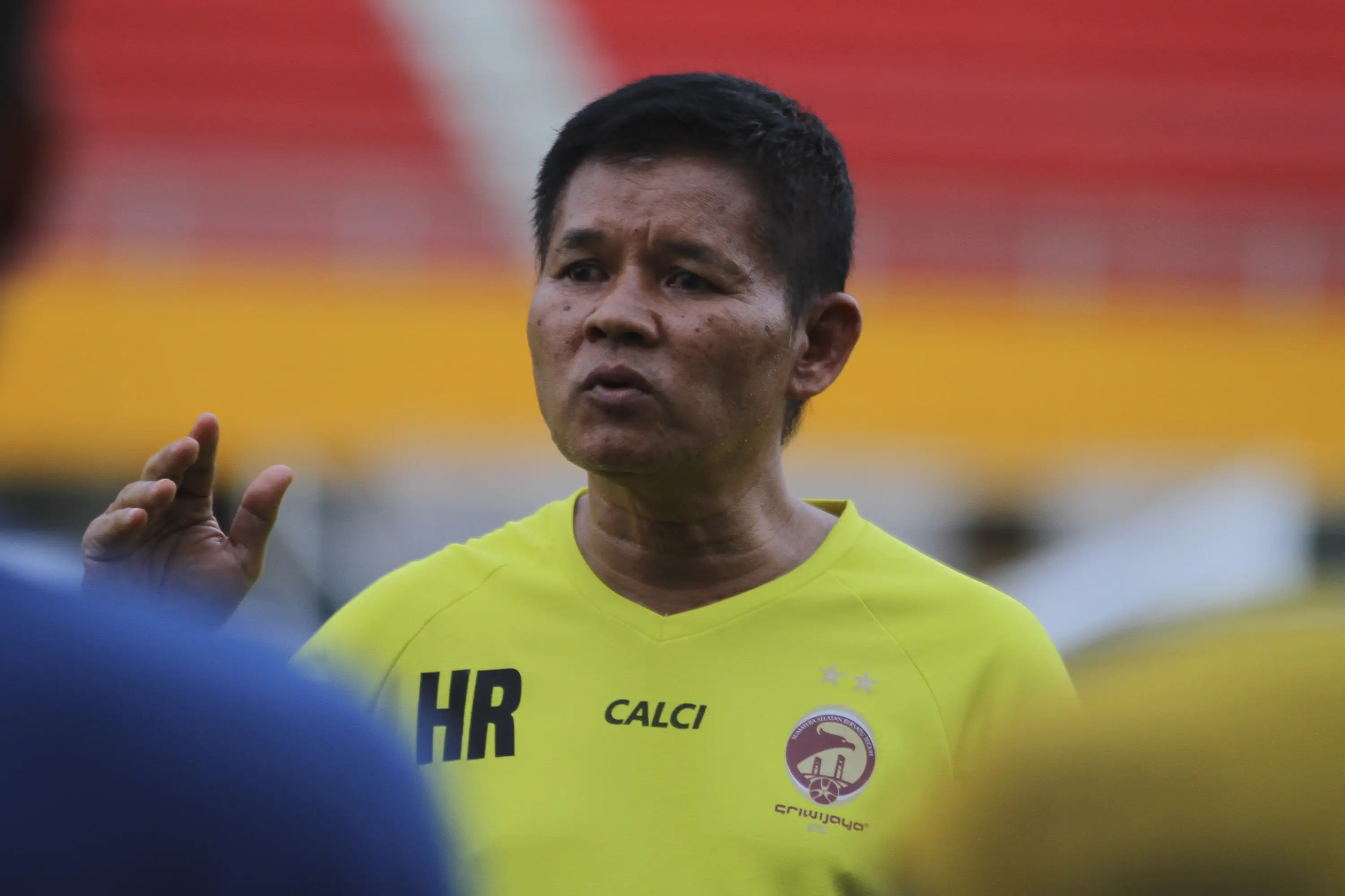 Hartono Ruslan, pelatih caretaker Sriwijaya FC. (Bola.com/Riskha Prasetya)