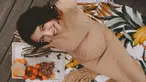 Meskipun sedang hamil tua, Acha lebih memilih untuk menghabiskan waktunya di luar ruangan dan menikmati bekal piknik yang ia bawa. Artis kelahiran 30 Juni 1989 ini tinggal di Sidney, Australia. (liputan6.com/IG/@achasinaga)
