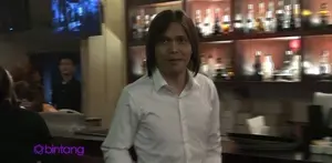 Kabar Ahmad Dhani bakal jadi calon Gubernur DKI Jakarta sampai ke telinga Once. Tetapi, Once masih belum mendukung Dhani sepenuhnya, ia mengaku akan melihat kandidat lainnya.