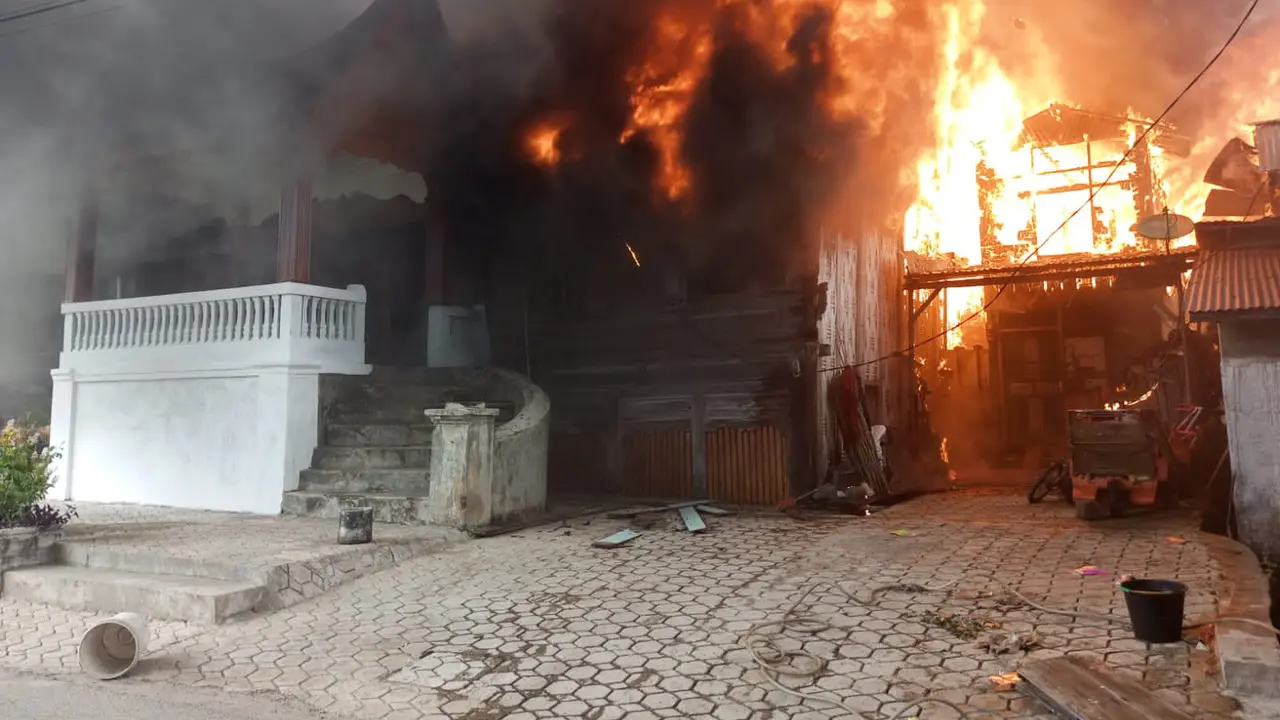 Kebakaran di Kabupaten Solok, Sumatera Barat, Minggu (12/2/2023). (Liputan6.com/ist)