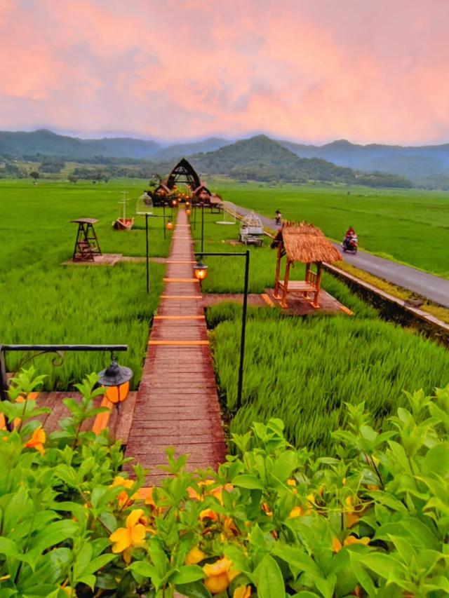 11. Mahaloka Paradise