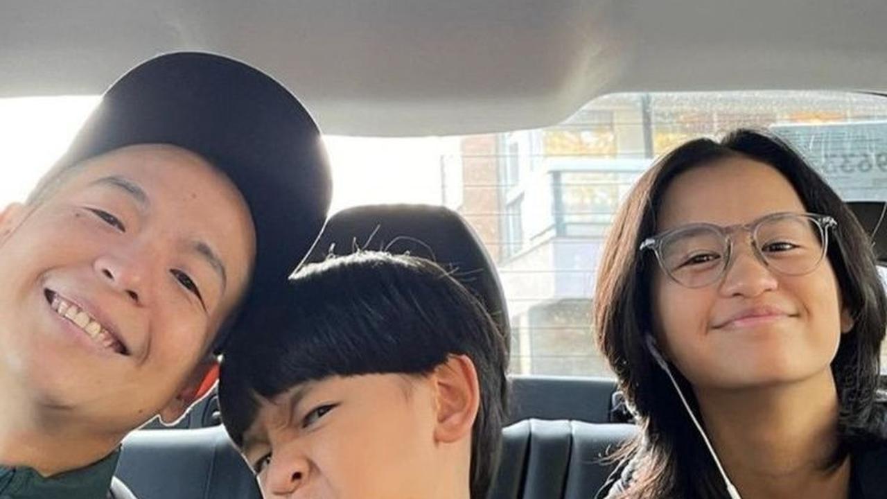 8 Potret Terbaru Penampilan Sky, Putri Sulung Ernest Prakasa, yang Semakin Besar dan Mempesona Meskipun Luput Dari Sorotan