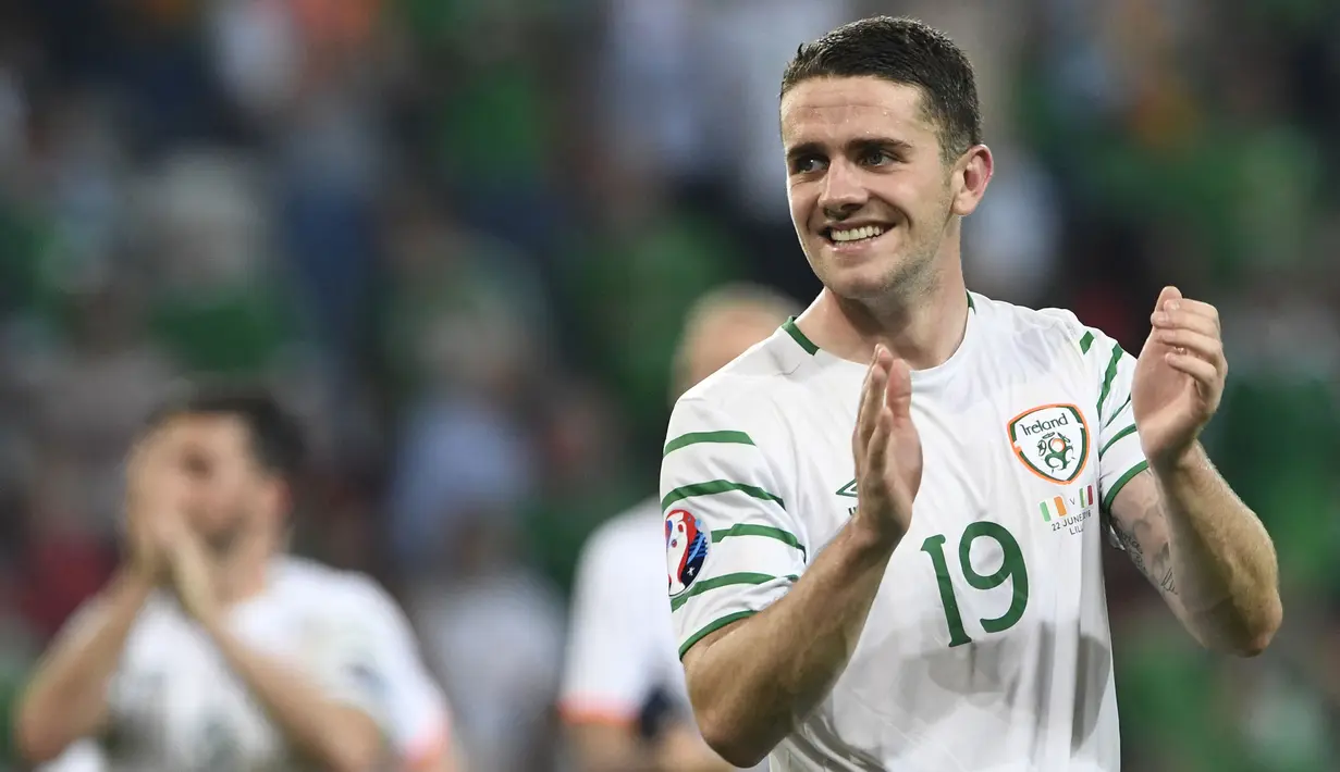 Robbie Brady melakukan gol cepat ketika melawan Prancis di menit ke-2 pertandingan pada Euro 2016. Sayangnya gol Brady tak mampu bawa Republik Irlandia hingga akhir pertandingan. (Foto: AFP/Miguel Medina)