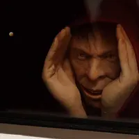 Properti halloween ini bisa bikin siapapun yang melihat kaget. Semoga nggak jantungan, ya... (Via: boredpanda.com)