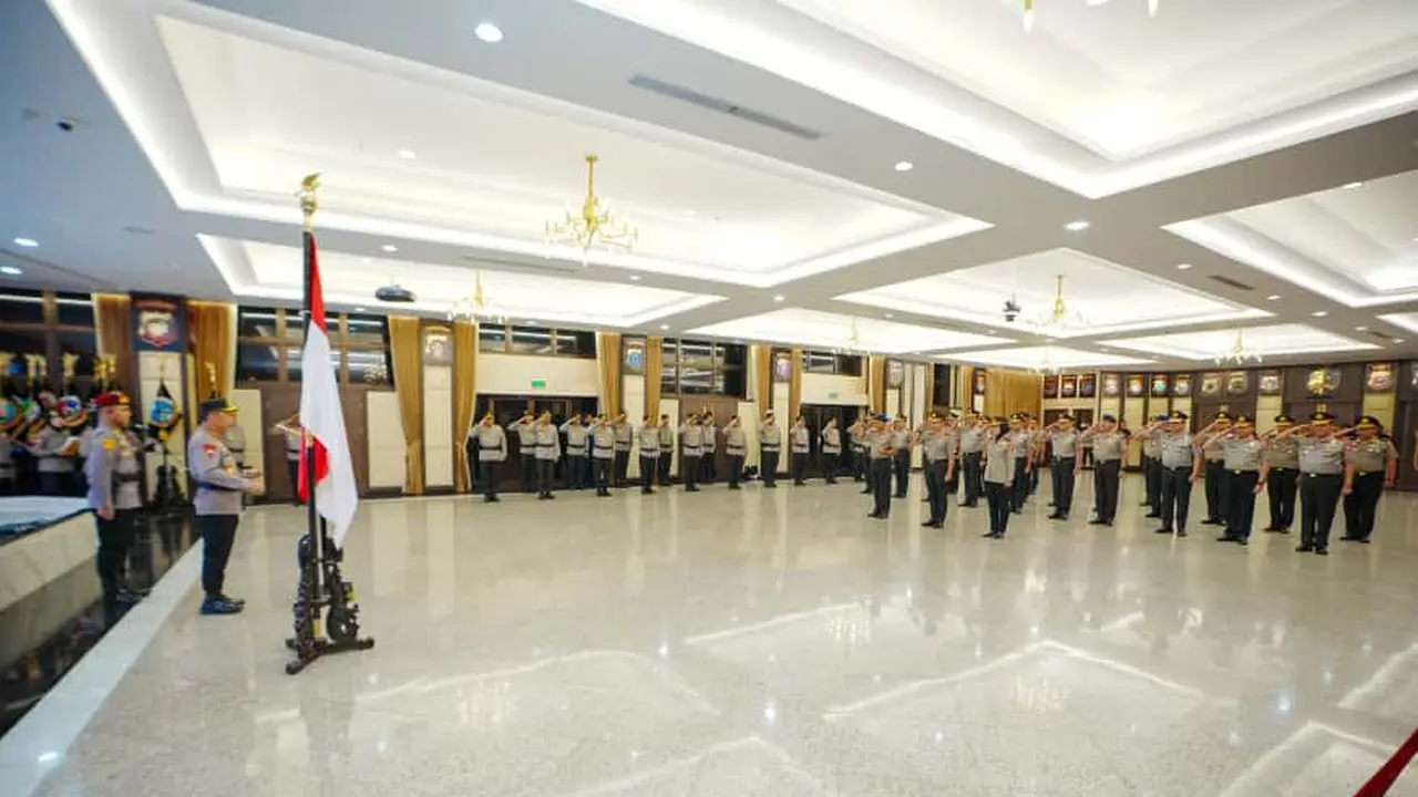 27 Perwira Tinggi (Pati) Polri resmi naik pangkat dalam Upacara Kenaikan Pangkat ke dan dalam golongan Pati Polri. Kegiatan ini digelar di Rupattama Mabes Polri pada Senin, 6 Oktober 2025. (Istimewa)
