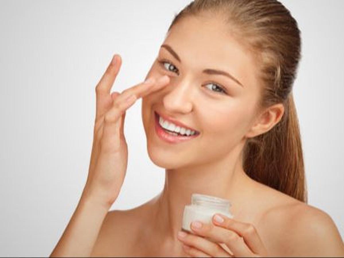 5 Rekomendasi Night Cream yang Mengandung Alpha Arbutin Terbaik&nbsp;