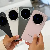 Vivo X200 Pro Mini yang baru saja diperkenalkan di Beijing, China. (Liputan6.com/Yoga Nugraha)