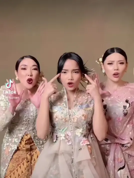 Pemotretan Fuji, Gisel dan Wendy Walters (Sumber: Instagram/fuji_an)