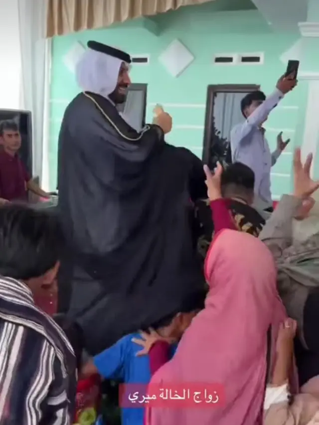 Perdebatan Warganet Arab Saudi Soal Tradisi Sawer di Acara Pernikahan Indonesia