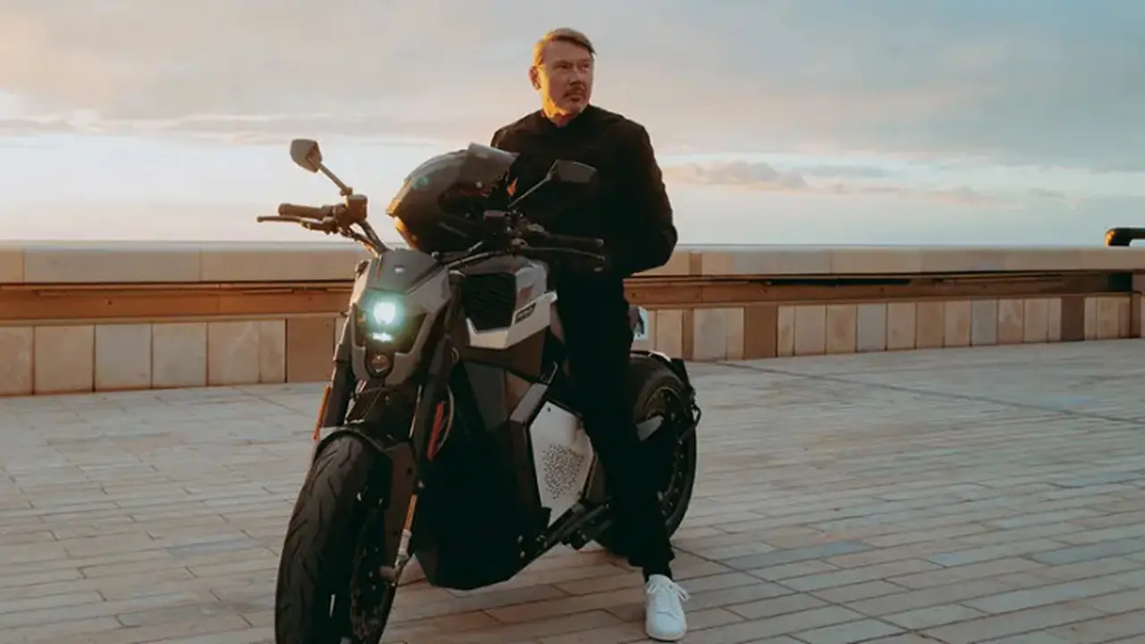 Verge Motorcycles berkolaborasi dengan legenda balap Formula 1 Mika Hakkinen